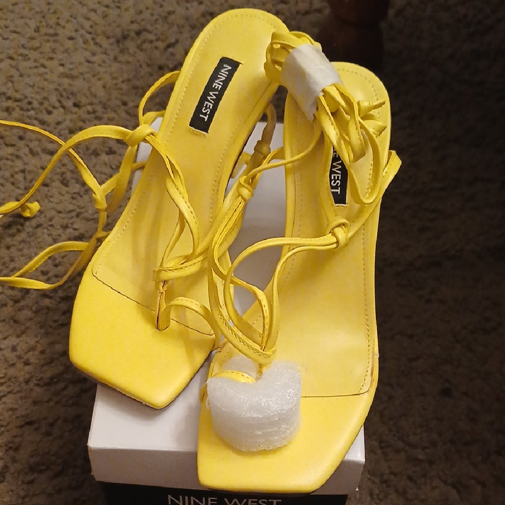 NWOT Ninewest Wrap Sandal